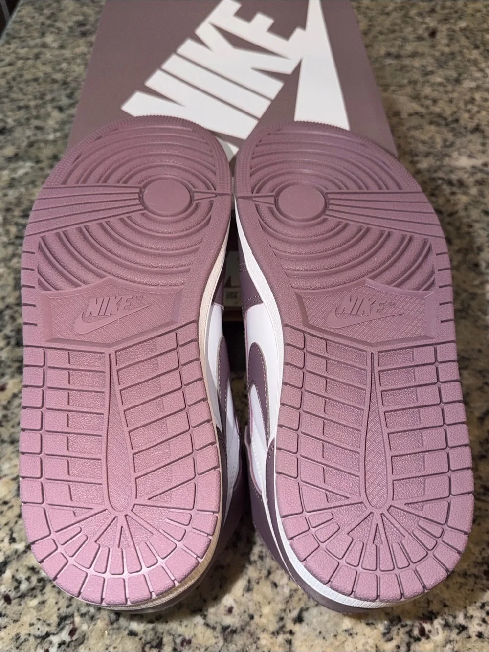 Size 10 Jordan 1 Retro OG High Mauve SKU DZ5485-105 Brand New